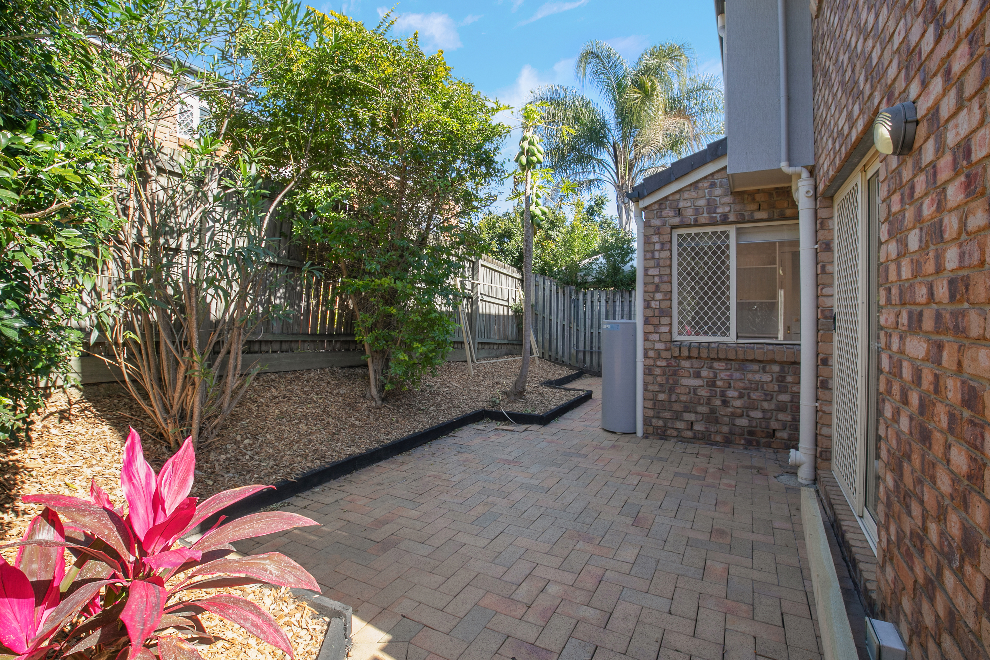 27 DANIELLS ST, CARINA QLD 4152, 0房, 0浴, Townhouse