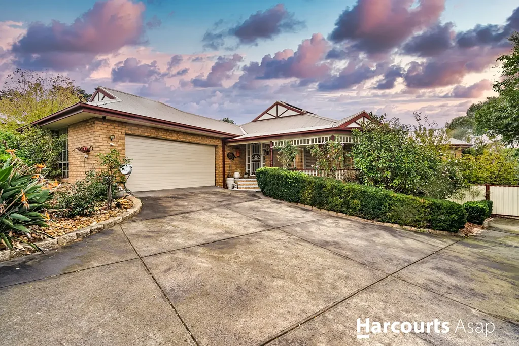 Narre Warren North 4 Bedroom Spacious, Stylish Family Sanctuary !