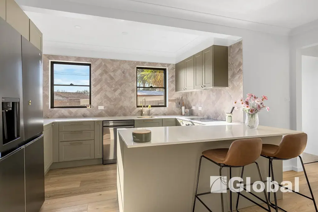 Toronto 3ห้องนอน A BEAUTIFULLY RENOVATED HOME WHERE LIFESTYLE TAKES CENTRE STAGE