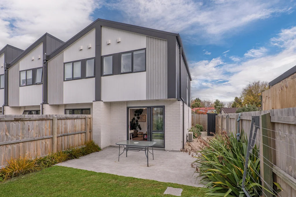 Linwood 2 Bedroom Modern Comfort, Motivated Sale