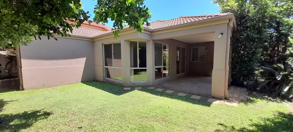 Spacious Family Home in Prime Molendinar Location