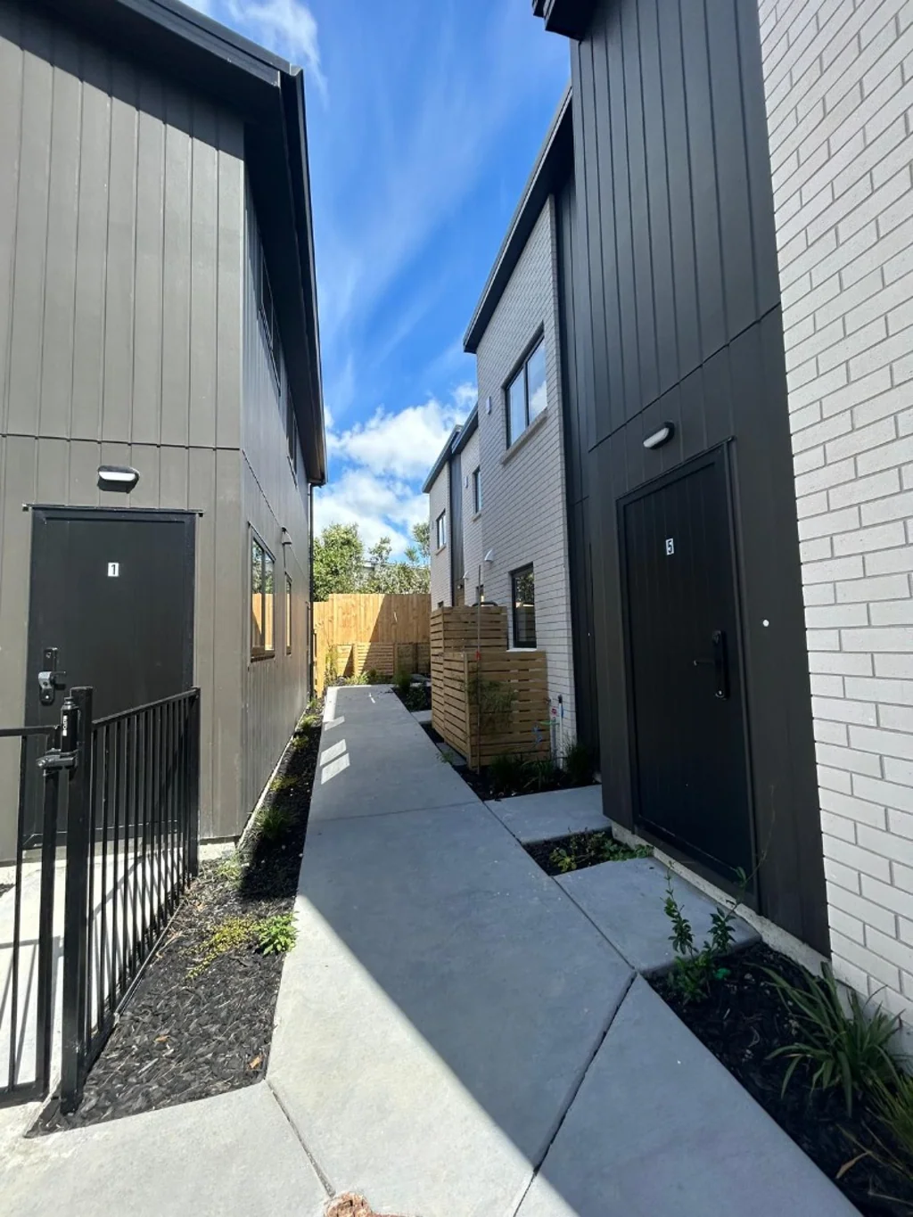 MANGERE EAST ,2 BEDROOMS