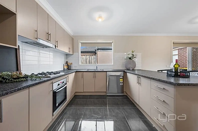 34 Viscosa Road, Brookfield, VIC 3338, 3 slaapkamers, 2 badkamers, House