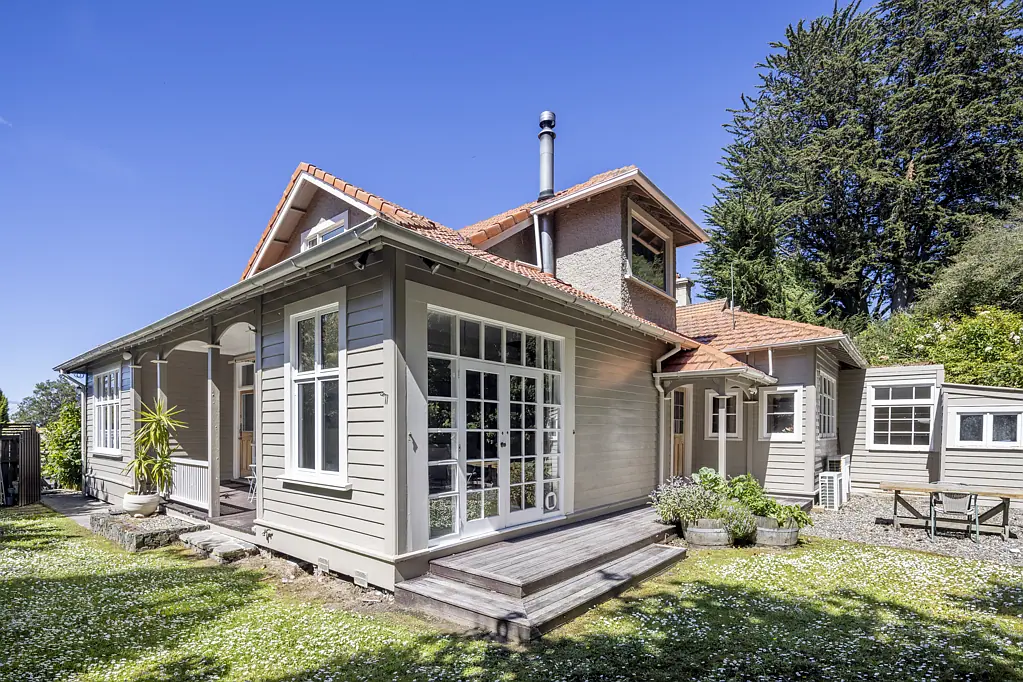 Dunedin Central 5房  Multi-generational living or prime investment