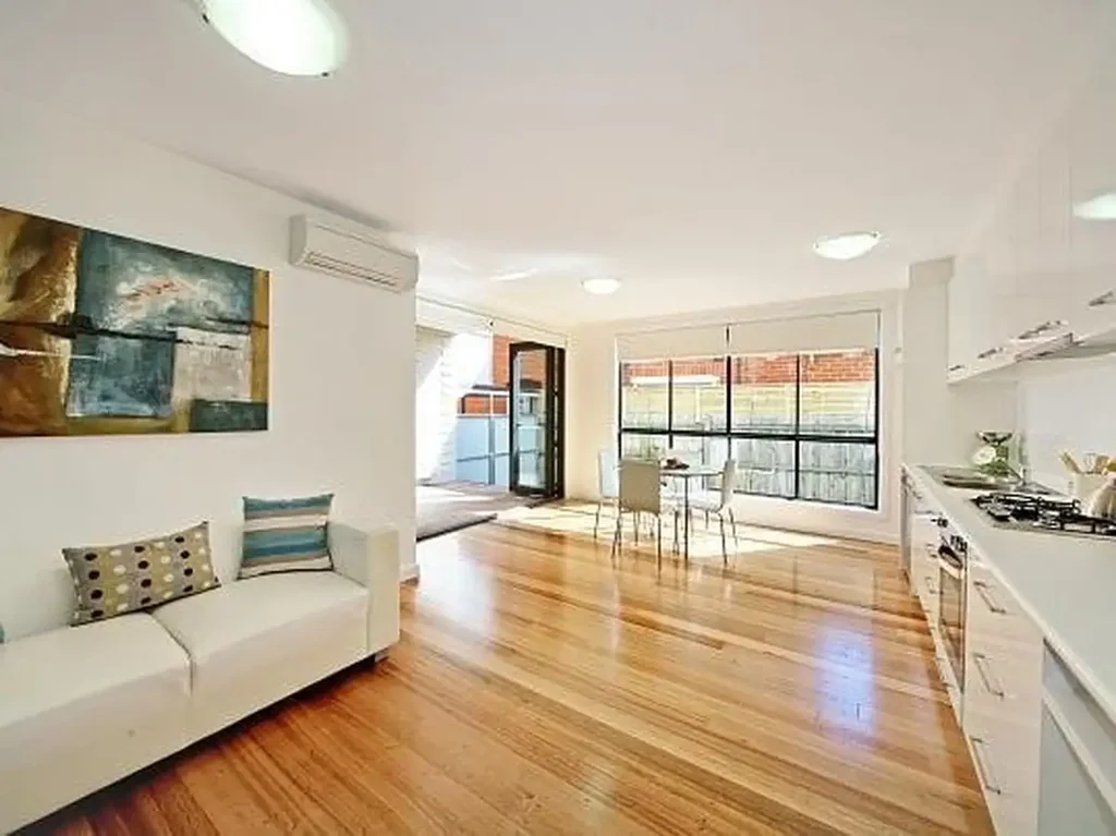 2 Bedrooms with Kitchen/Family Room and Large Lounge or 3rd Bedroom