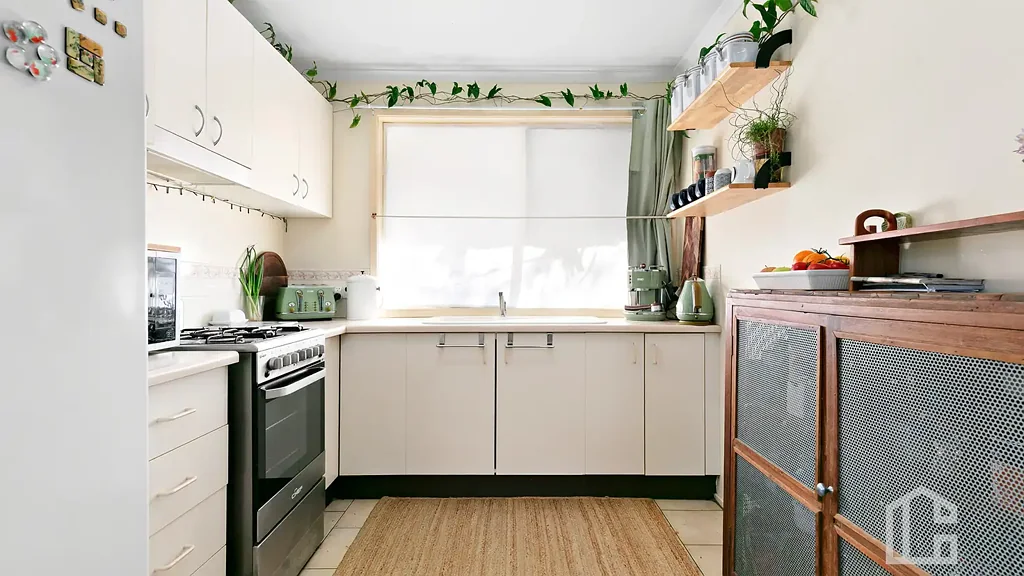 Wentworth Falls 3房 湖景壮丽开阔 695平米围栏地 低维护砖房 现代厨房燃气灶 三卧带柜 环绕步道公园 交通便捷山居首选 Wake Up to Breathtaking views of Wentworth Falls Lake - View by appointment.