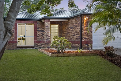 Kenmore 4 Bedroom Effortless Family Living in a Quiet Kenmore Court