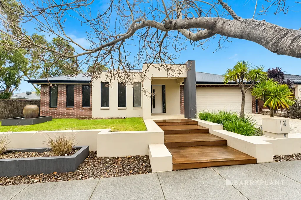 Spacious Family Home with Multiple Living Zones – Available for a 3 Month Lease