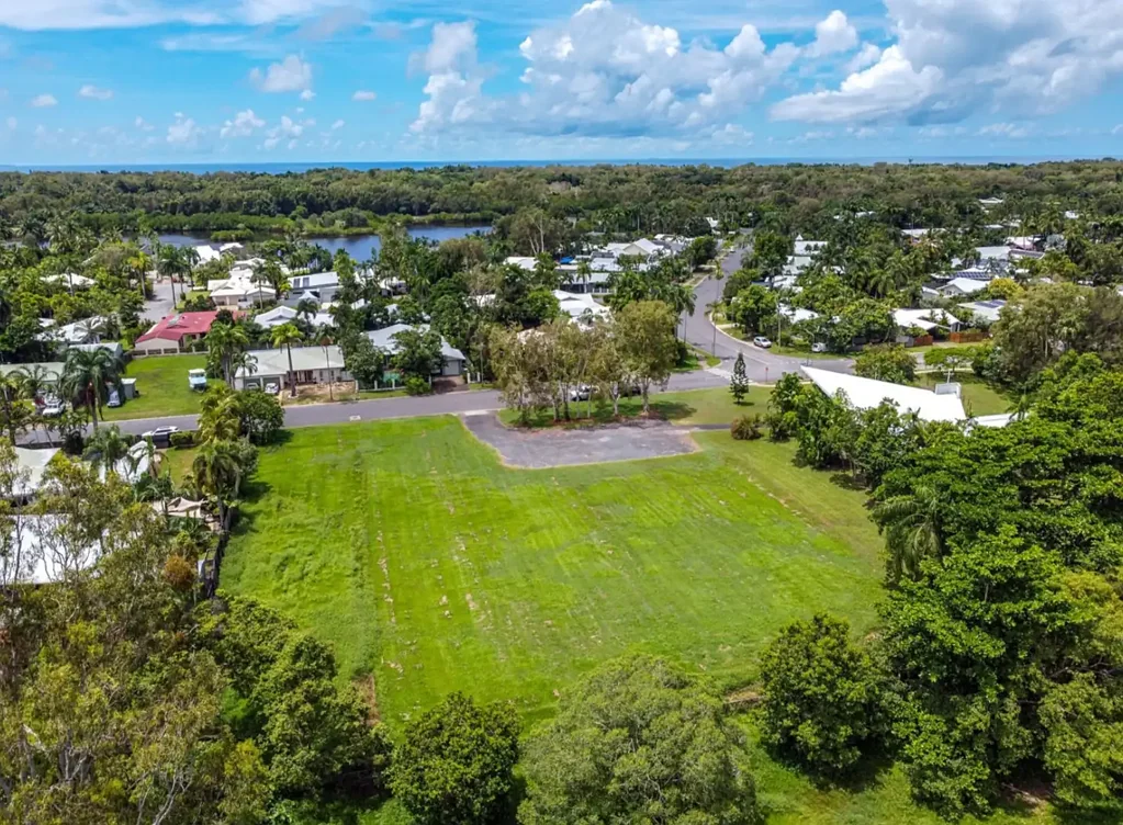 Port Douglas Vendor Says SELL so Make an Offer!!!