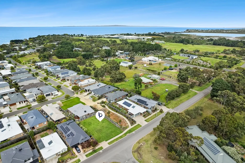 Indented Head An Idyllic Setting for Your Seaside Home