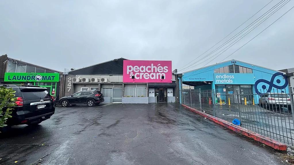 Wairau Valley MASSIVE OPPORTUNITY FOR BUSINESS STORAGE