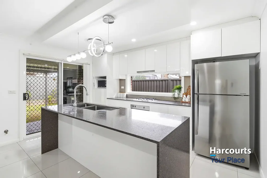 Jordan Springs 3 Slaapkamer Spacious & Versatile Family Home with Multiple Living Zones