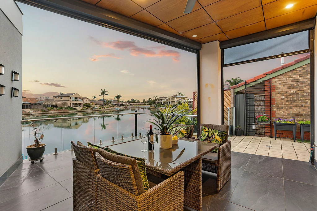 West Lakes 5Kwarto Private Waterfront Living with Uncompromised Luxury