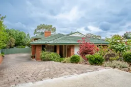 8 Mountain View Drive, Lavington