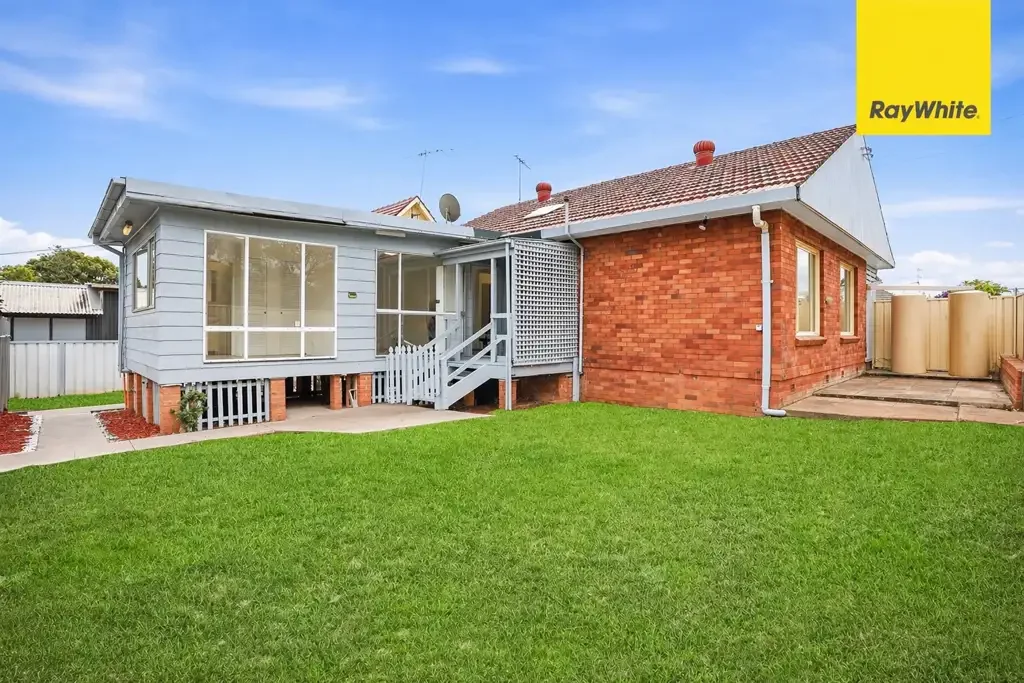 LARGE MODERN FAMILY HOME IN THE BEST LOCATION
