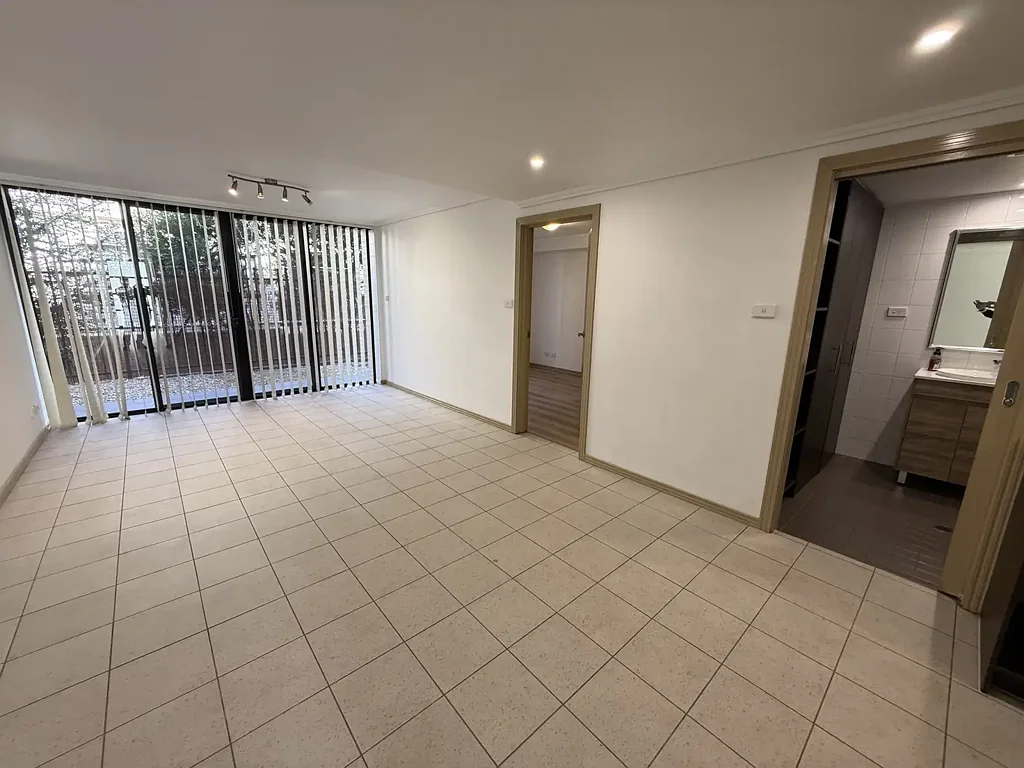 Modern Unit On The Ground Floor!