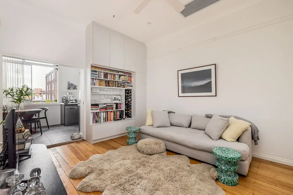Sunlit Two-Bedroom Gem in Potts Point