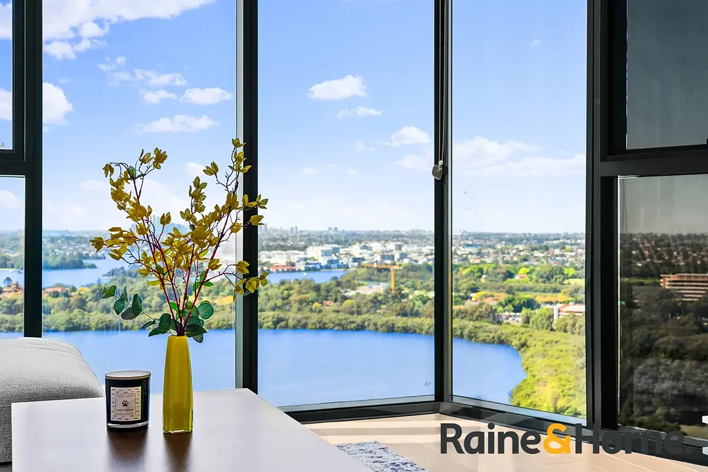 Rhodes 2 Bedroom Luxurious Waterview and City-view Two Bedroom Apartment in Rhodes Central
