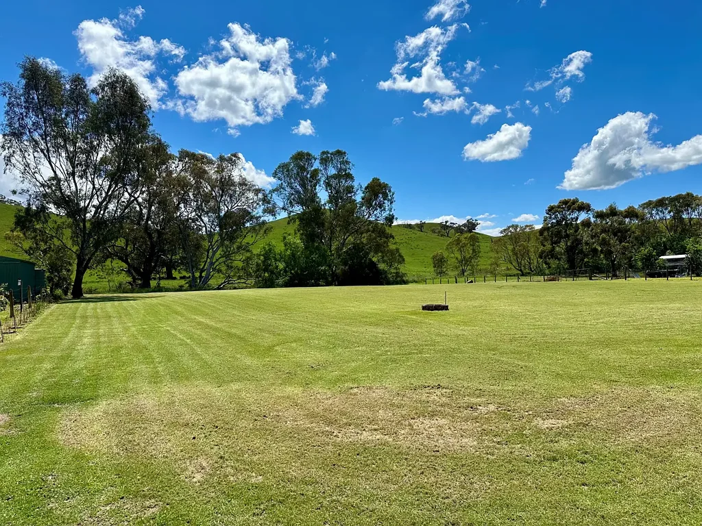 Maindample Affordable land with creek frontage...ready to build your new home and enjoy country life!
