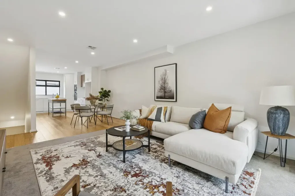 Bruce 3Zimmer Updated Townhouse in sought after Rockwell, Bruce