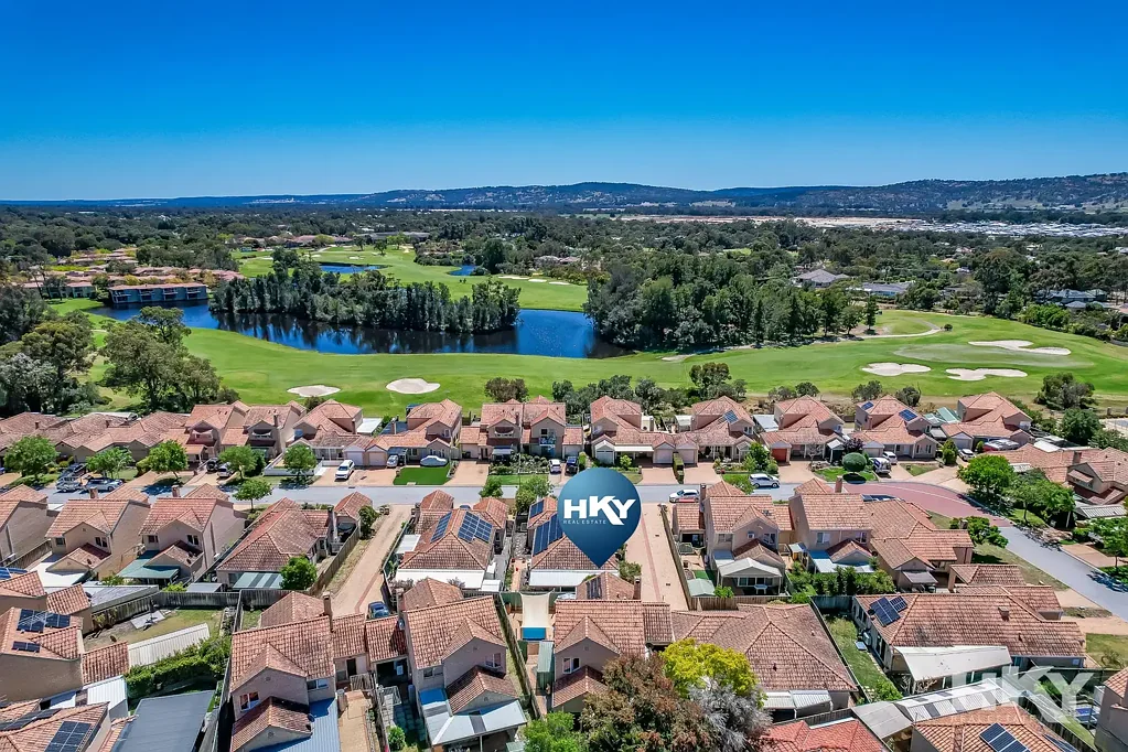 36 Lakefront Circle, The Vines, WA 6069