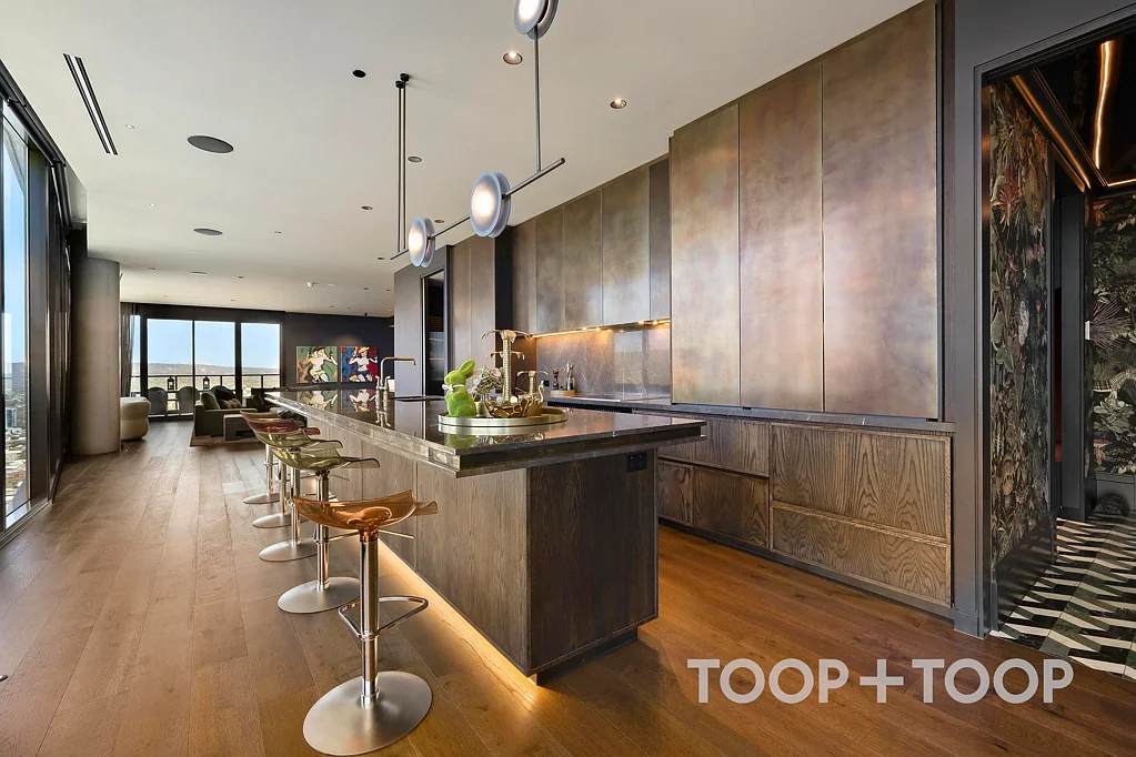 Adelaide 4房  Dual Penthouses Merged to Offer 270° Views within Adelaide's Tallest Building