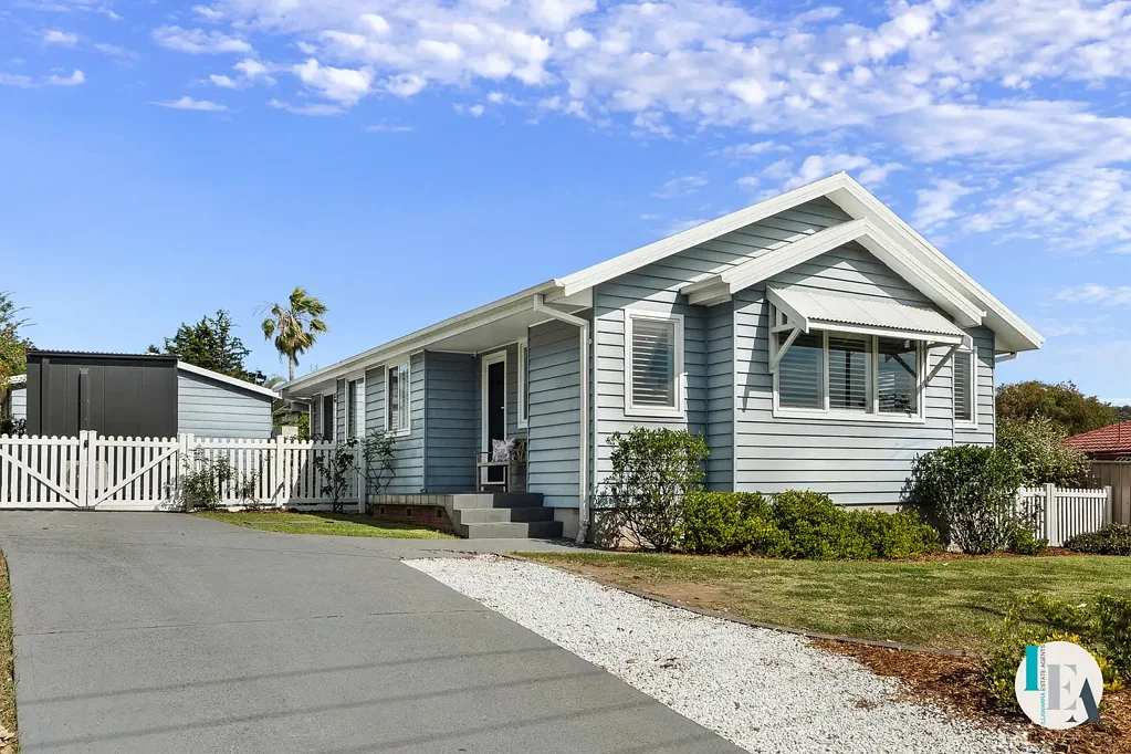 Koonawarra 3房  First home buyers special - space, style and lakeside living!
