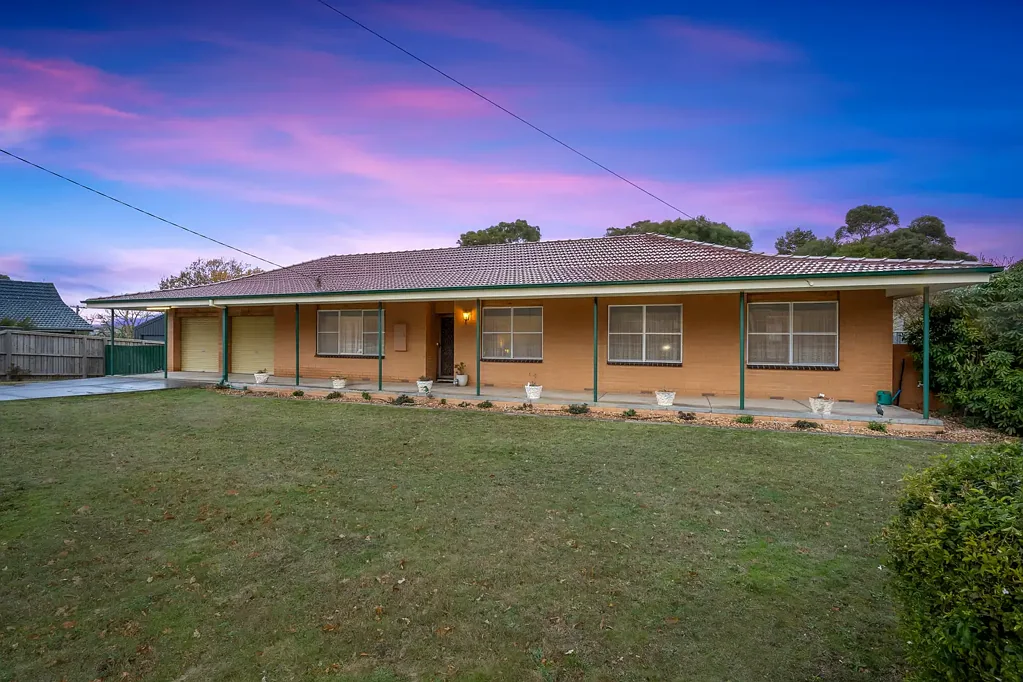 Gisborne 3Phòng ngủ FABULOUS FAMILY HOME ON 1,120M² IN SOUGHT-AFTER GISBORNE LOCATION