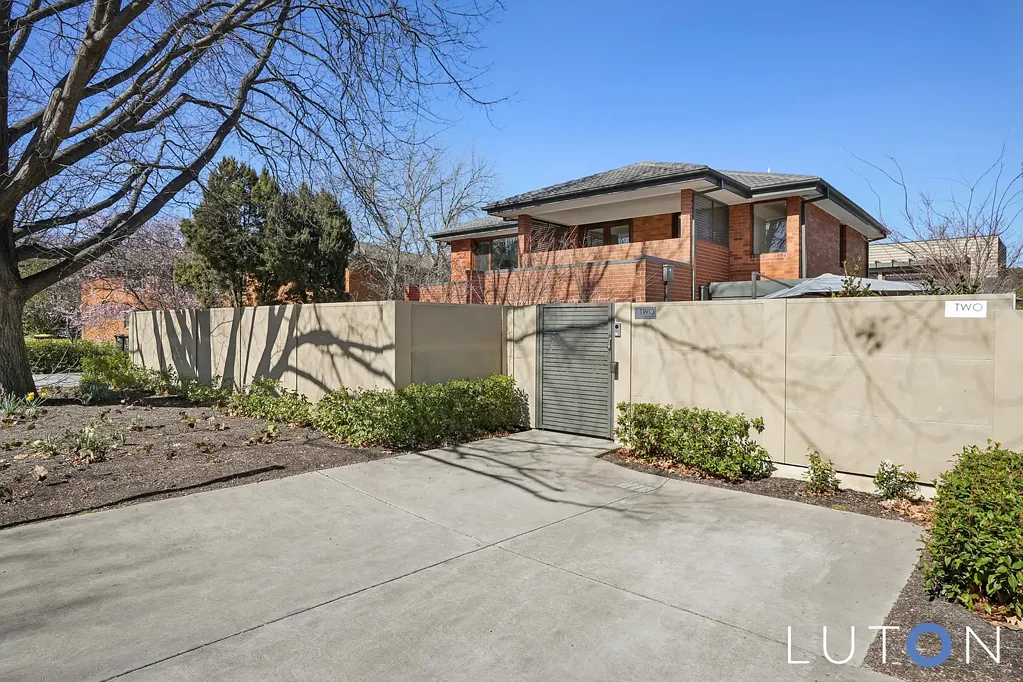 Hughes 3房  Meticulously Renovated Townhouse with the Most Impressive Catalogue of Inclusions