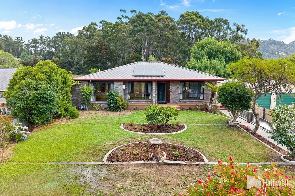 Spreyton 3 Bedroom Large Energy Efficient Home For The Growing Family
