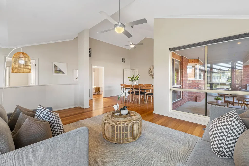 Scoresby 4બેડરૂમ Appx.780m² Immaculately Presented Family Living In Peaceful Location