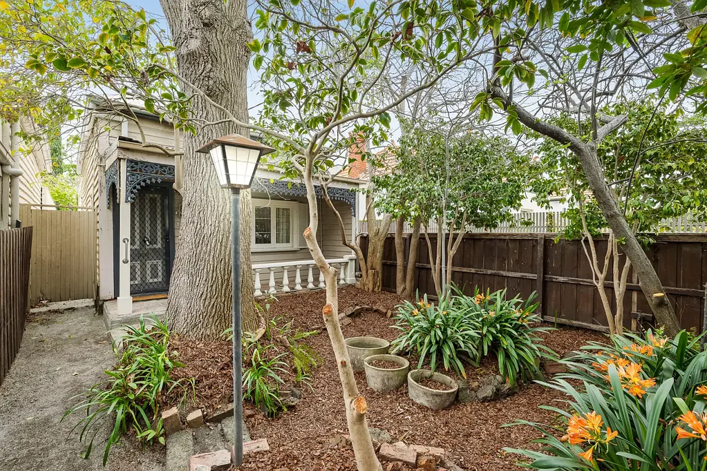37 Highbury Grove, Prahran, VIC 3181