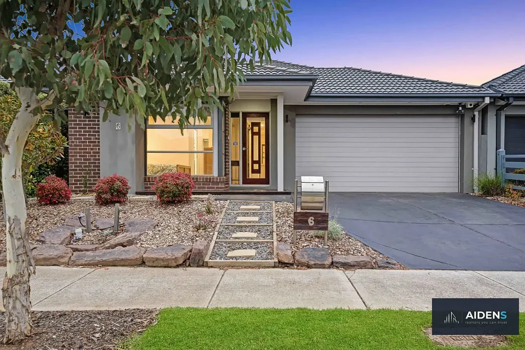 Werribee 4ਬੈੱਡਰੂਮ Room for the Whole Family in This Beautiful Riverwalk Home