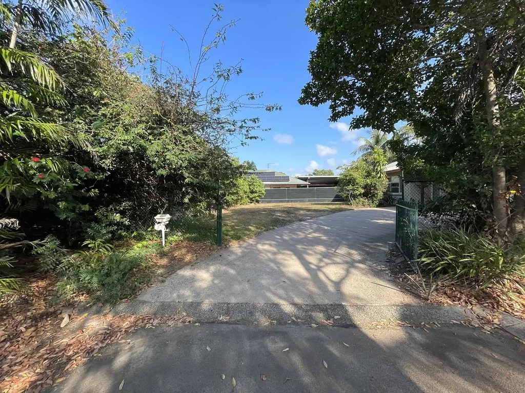 Spacious Family Home in Quiet Durack Court
