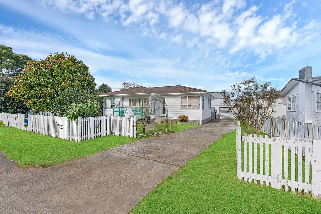 Manurewa 3બેડરૂમ Flat & Full of Potential