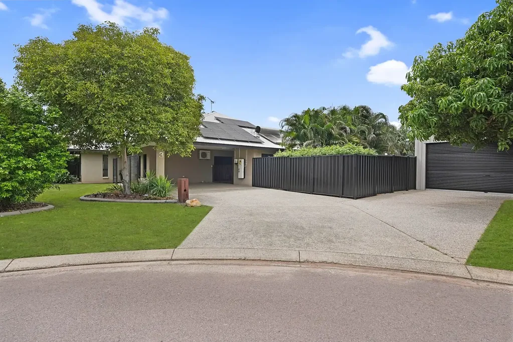 Rosebery 3ਬੈੱਡਰੂਮ Stylish Family Home with Pool, Shed & Outdoor Living