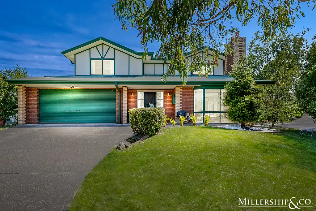 8 Robin Place, South Morang, VIC 3752