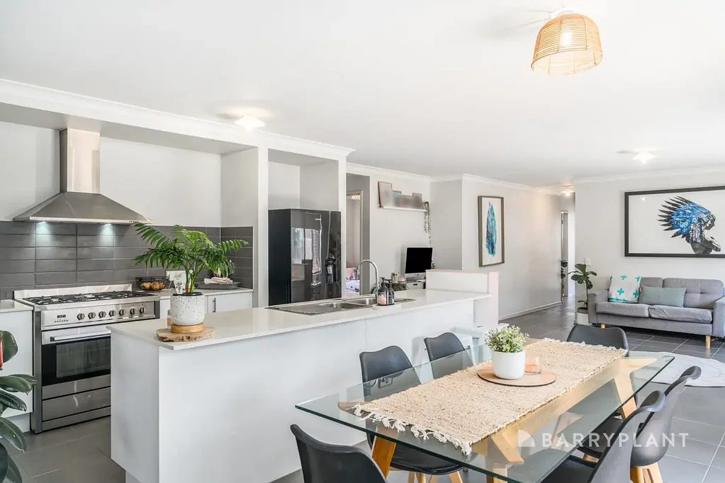 Grovedale 4침실 Bright, Spacious Living in a Convenient Grovedale Location