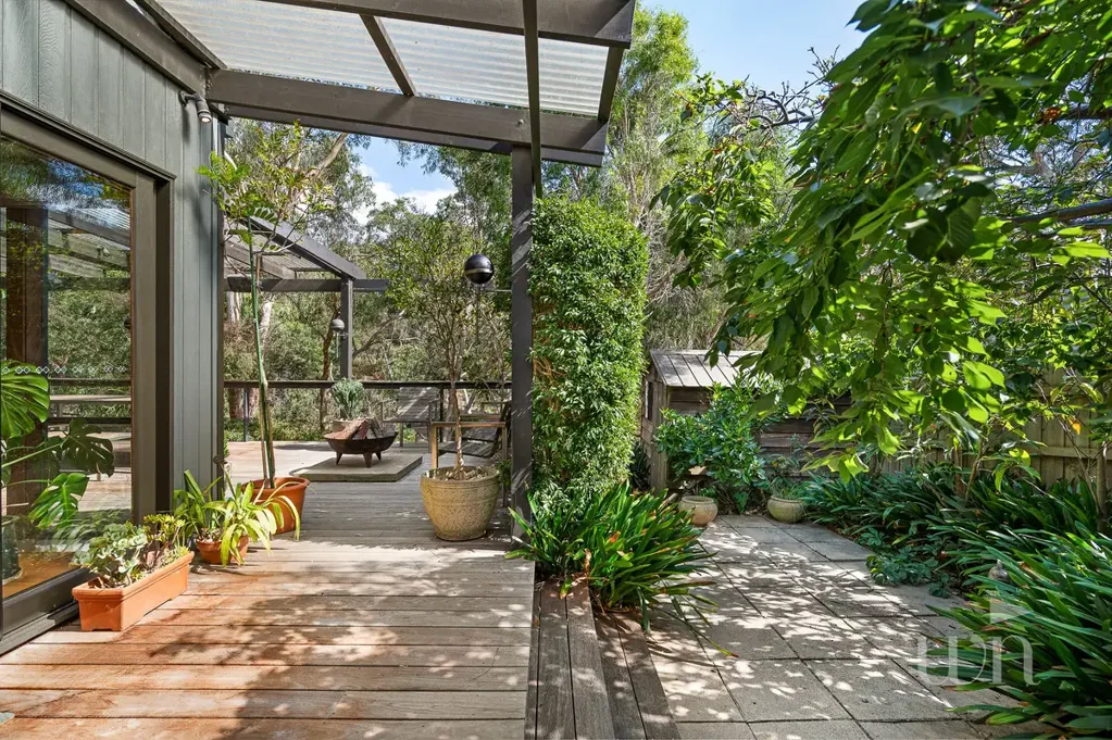 11 Essex Road, Mount Martha, VIC 3934