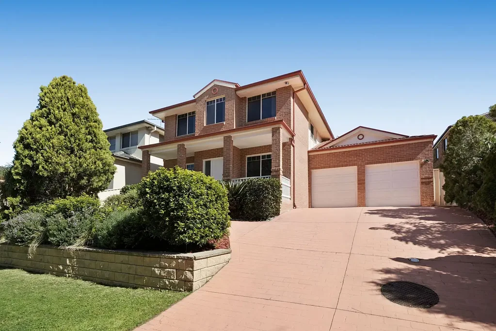 Kellyville 5 Slaapkamer Modern Spacious Family Home in Desired Location
