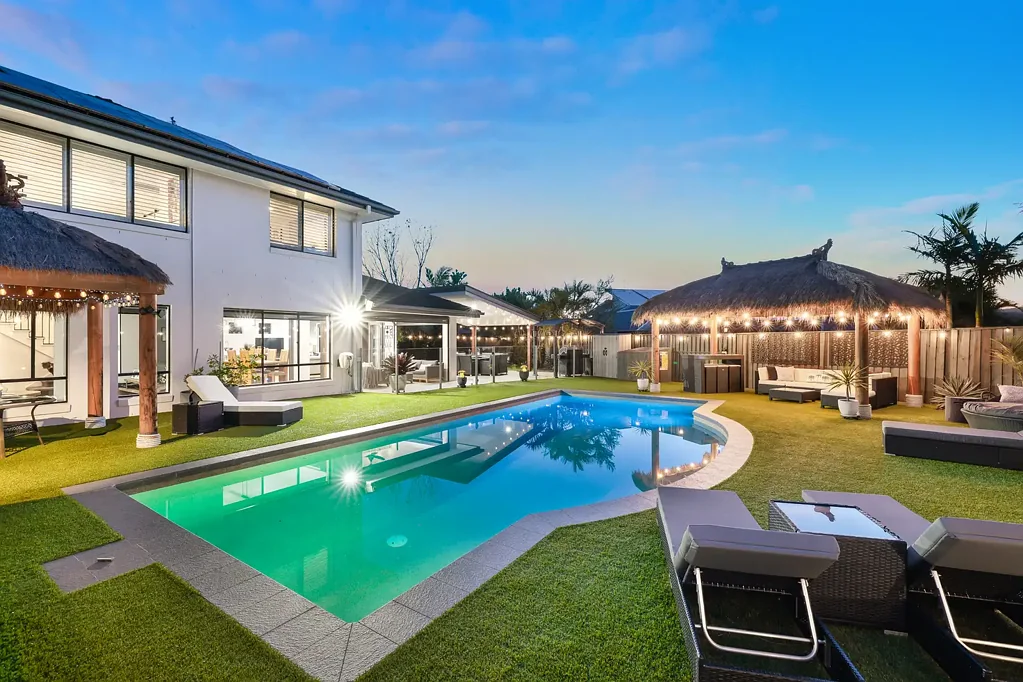Oxenford 6 Bedroom A Hidden Regatta Waters Masterpiece with Genuine Dual Living
