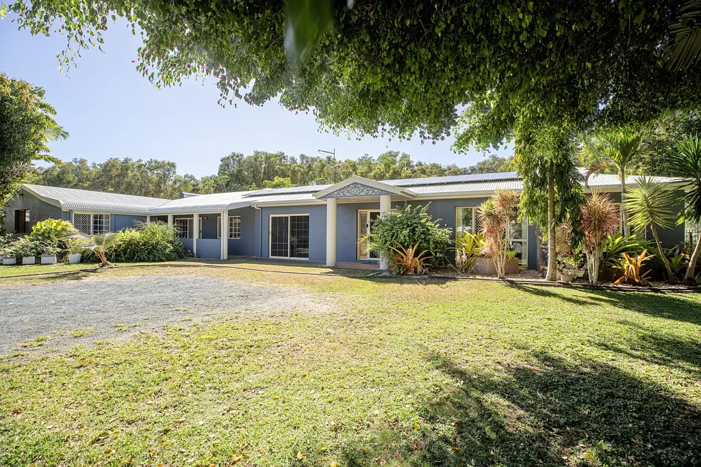 Andergrove 5ਬੈੱਡਰੂਮ Expansive Dual Living Oasis on 7284m² – Family Home + Self-Contained Tiny Home