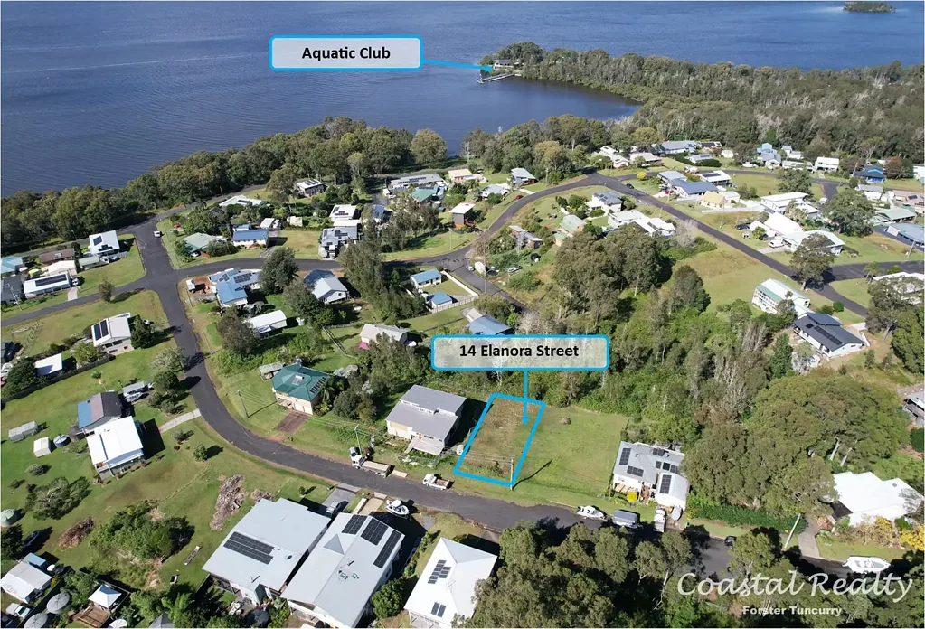 Coomba Park Lakeside Opportunity Awaits!