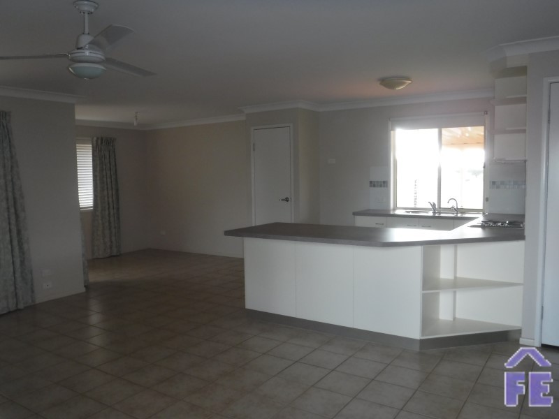 76 WINDSOR CIR, KINGAROY QLD 4610, 0 રૂમ, 0 બાથરૂમ, House