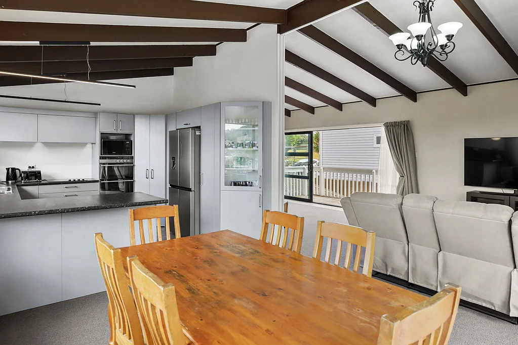 Thames 4Moenga Spacious and Modern with a View