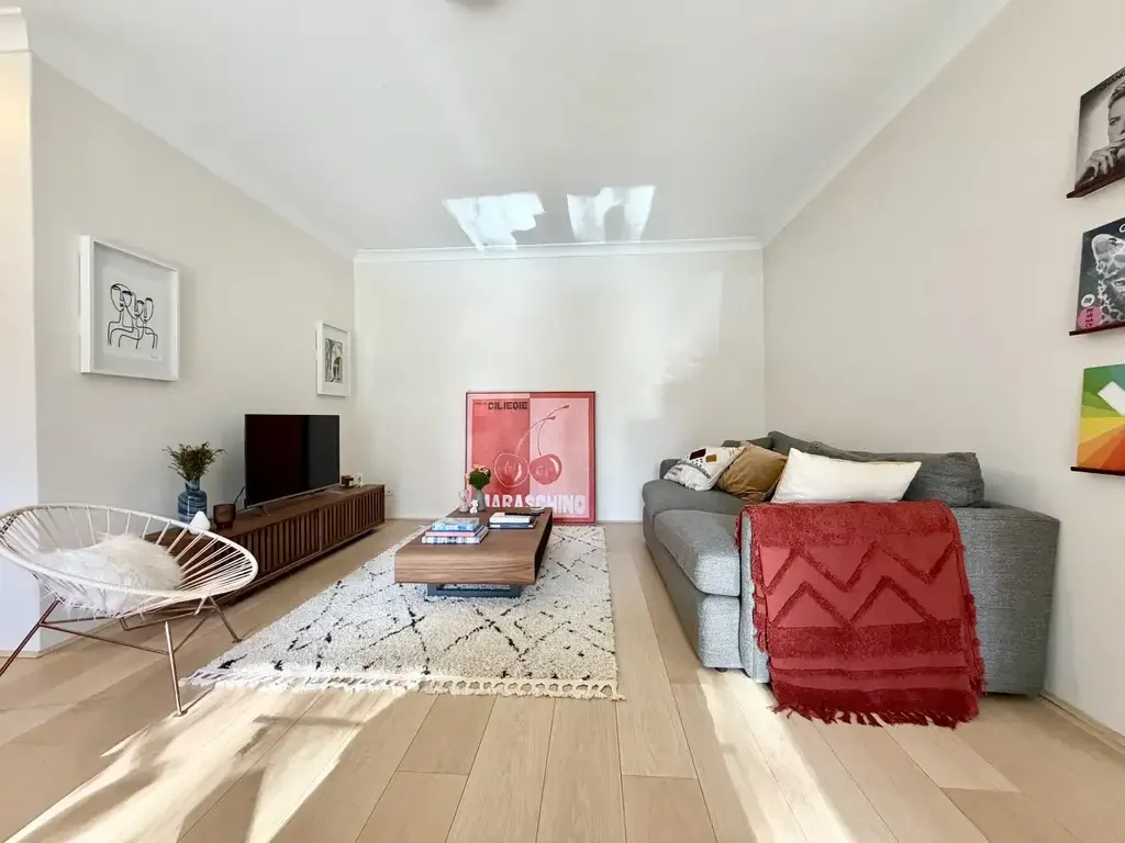 SPACIOUS TWO BEDROOM APARTMENT WITH EXTRA LARGE LOCK UP GARAGE IN BONDI BEACH