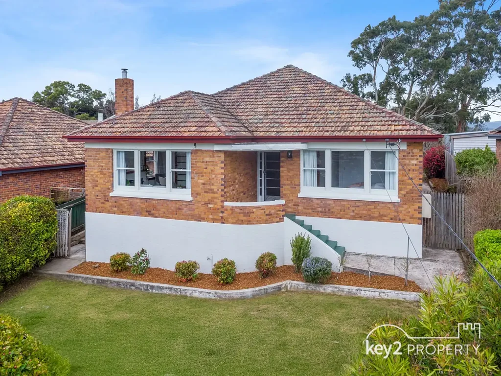 South Launceston 3ਬੈੱਡਰੂਮ Stylish 1950s Home with Flat Rear Access in Prime South Launceston Location