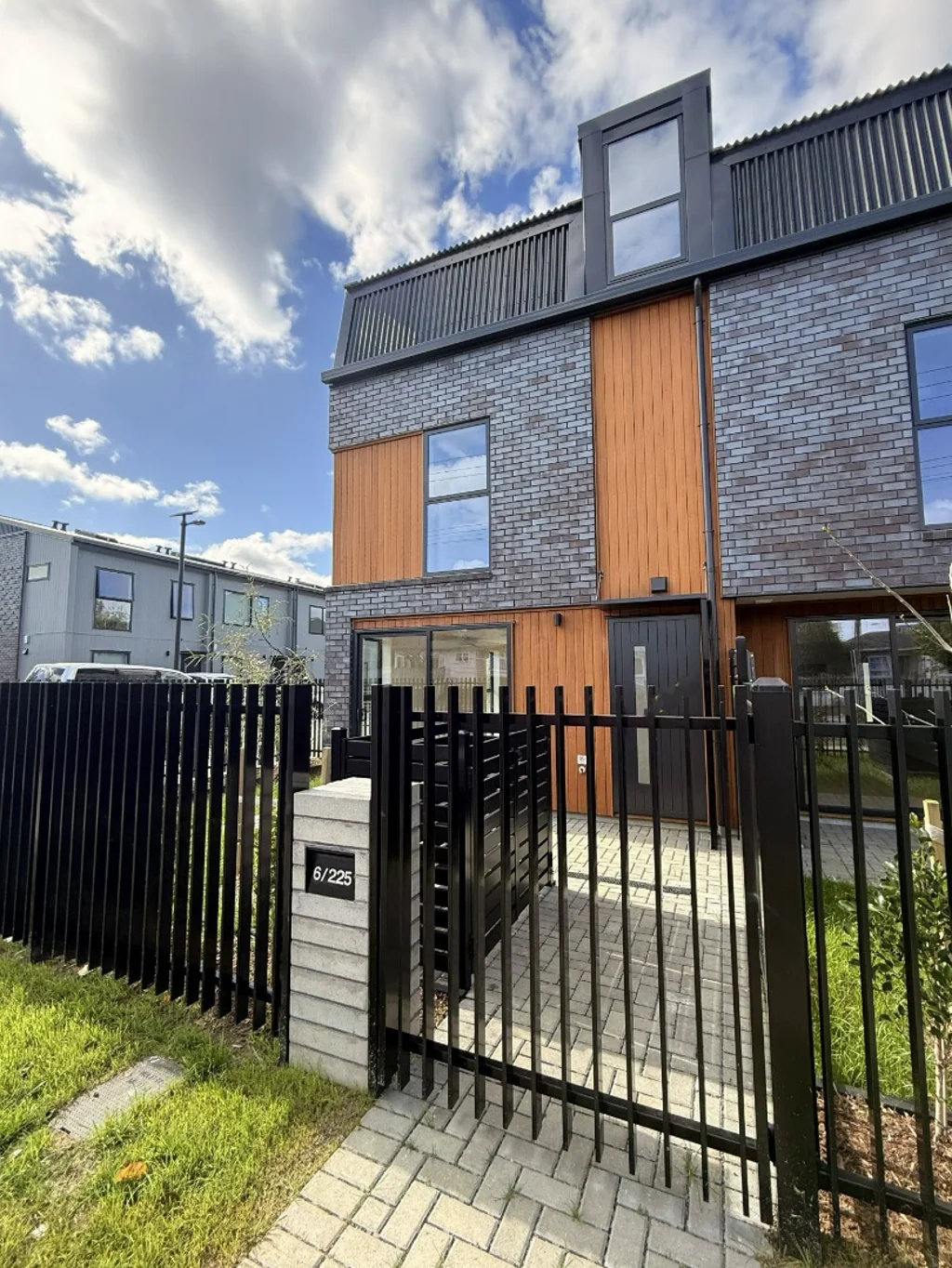 One week rent free!! Brand-new end townhouse