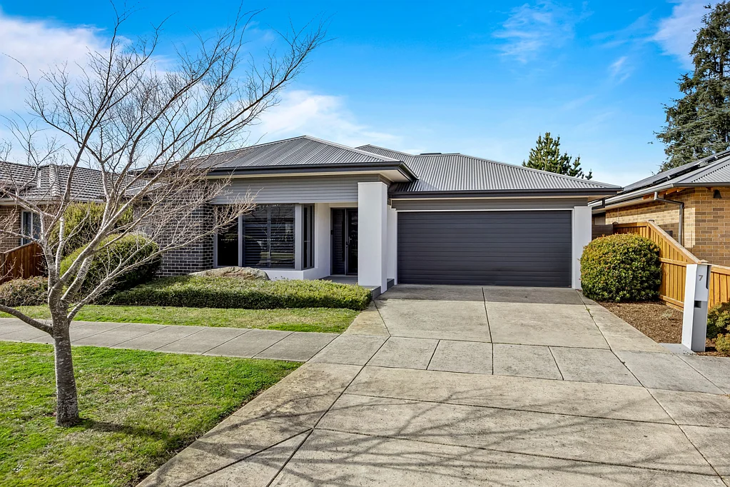 7 Bellington Drive, Alfredton, VIC 3350