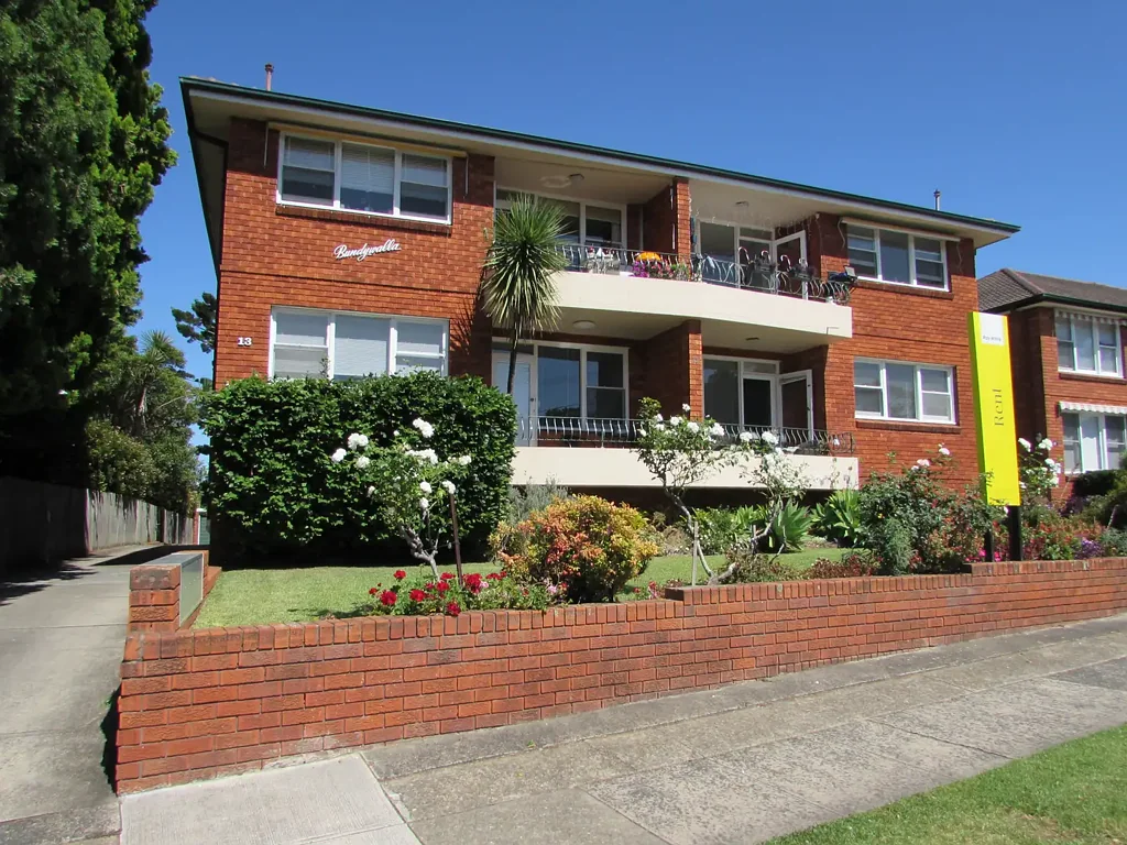 Spacious and Sunny Two Bedroom Unit